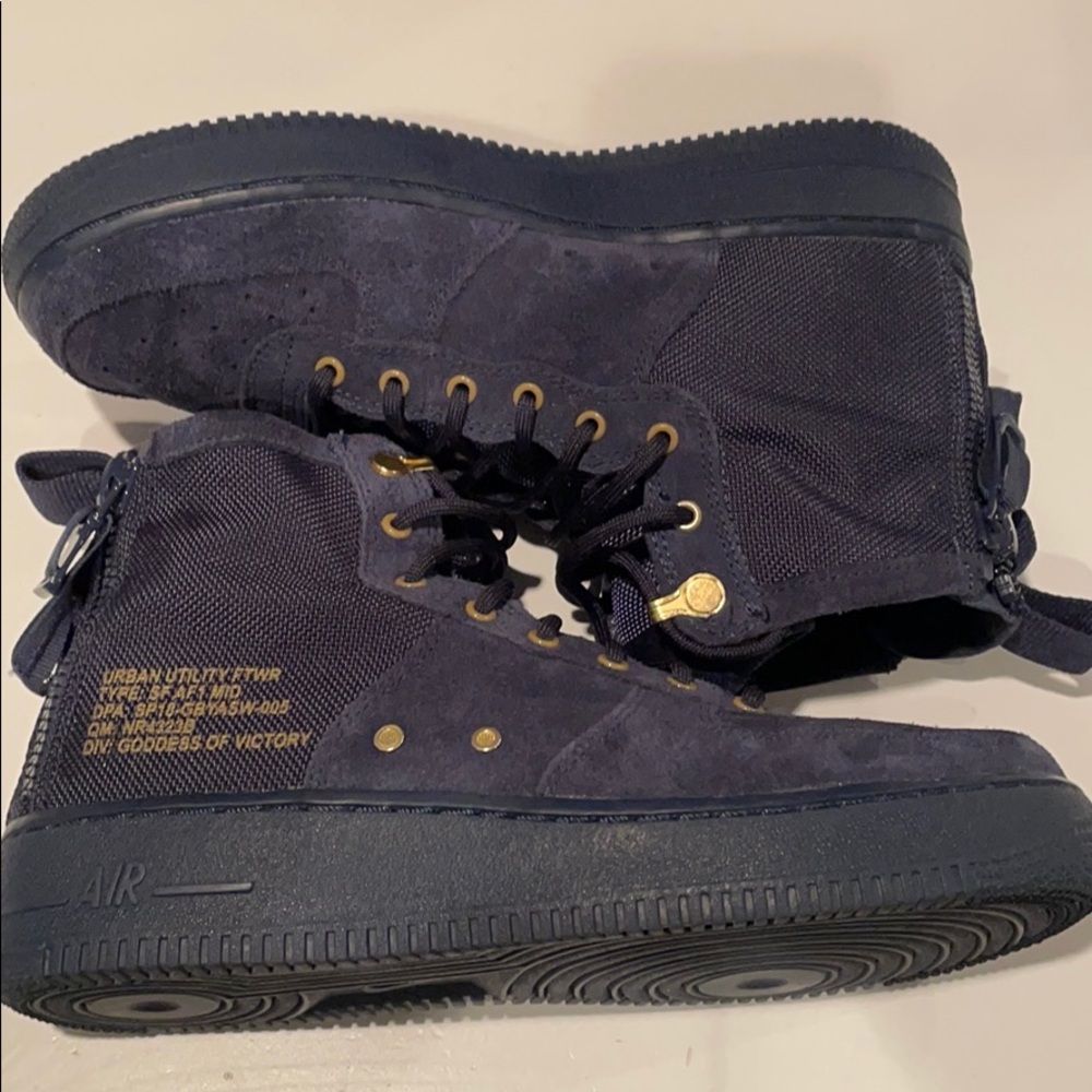 Nike SF Air Force 1 Mid Obsidian Metallic Gold
